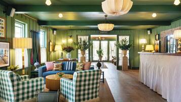 Sala de estar en el lobby