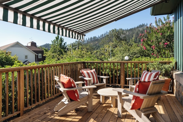 The LPP Cottage | 1 bedroom, Egyptian cotton sheets, premium bedding, down comforters