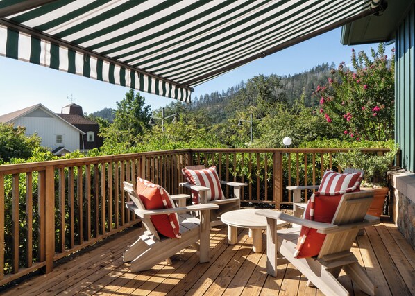 The LPP Cottage | 1 bedroom, Egyptian cotton sheets, premium bedding, down comforters