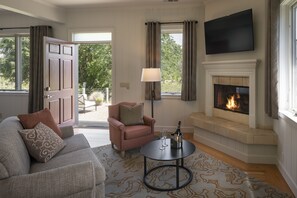 Garden Cottage | Egyptian cotton sheets, premium bedding, down comforters, pillowtop beds