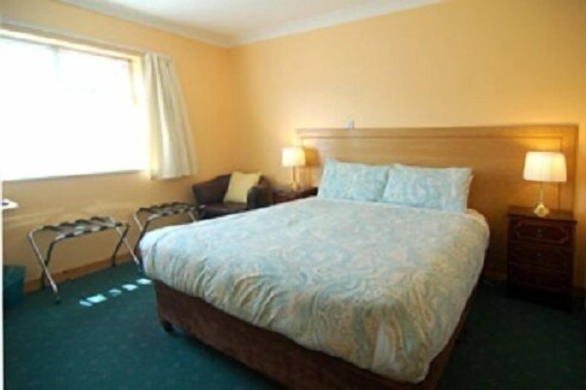 Chambre double, salle de bain attenante