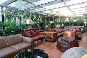 Thai cuisine, al fresco dining  - Sugar Hut 1984 (Pattaya)