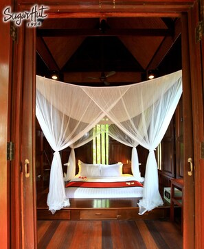 トラディショナル ヴィラ 1 ベッドルーム ガーデンビュー | 高級寝具、ミニバー、セーフティボックス (室内)、デスク