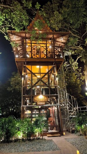 Culinária tailandesa, restaurante ao ar livre 