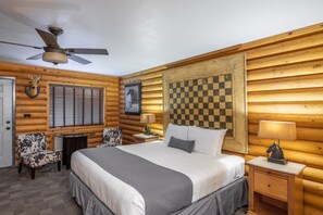Deluxe Room, 1 King Bed (No Pets Allowed) | Premium bedding, desk, iron/ironing board, free WiFi - Canyons Lodge, a Canyons Collection Property (Kanab)