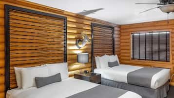 Deluxe Room, 2 Queen Beds (No Pets Allowed) | ๊ณ ๊ธ ์นจ๊ตฌ, ์ฑ
์, ๋ค๋ฆฌ๋ฏธ/๋ค๋ฆฌ๋ฏธํ, ๋ฌด๋ฃ WiFi