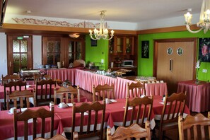 Café da manhã continental mediante uma taxa