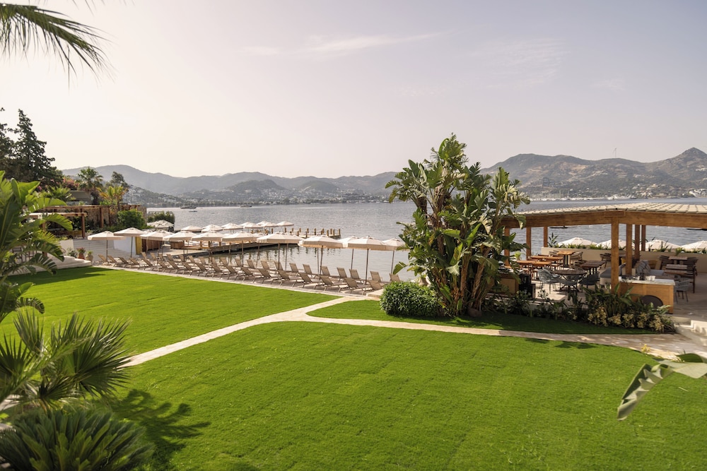 Avantgarde Refined Hotel | Yalıkavak by null