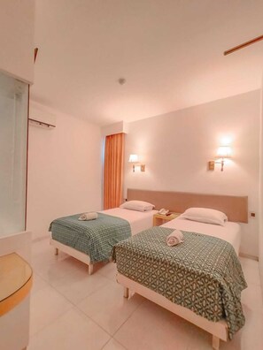 Superior Twin Room | Desk, free WiFi