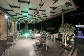 Outdoor dining - Anna Maria Paradise (Kassandra)