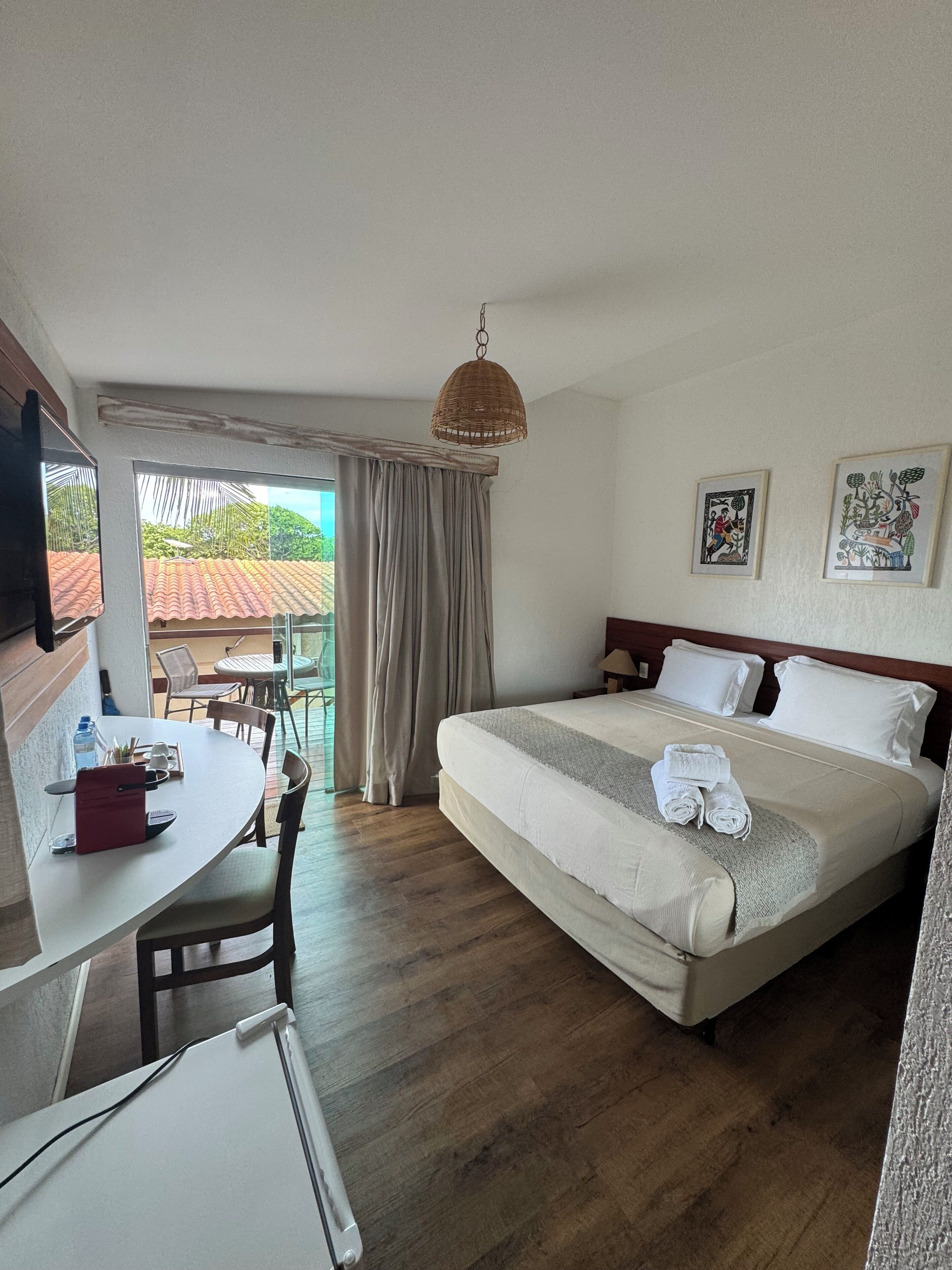 Deluxe dubbelrum eller tvåbäddsrum - icke-rökare | Minibar, mörkläggningsgardiner, strykjärn/strykbräda och sängkläder