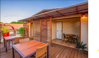 Triple Room, Multiple Beds, Non Smoking | Minibar, blackout drapes, iron/ironing board, bed sheets