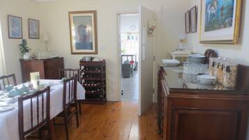 Free daily cooked-to-order breakfast