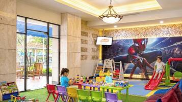 Área de juegos infantiles bajo techo