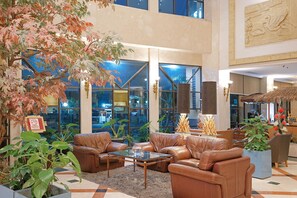 Lobby sitting area - Sunlake Waterfront Resort and Convention (Jakarta)