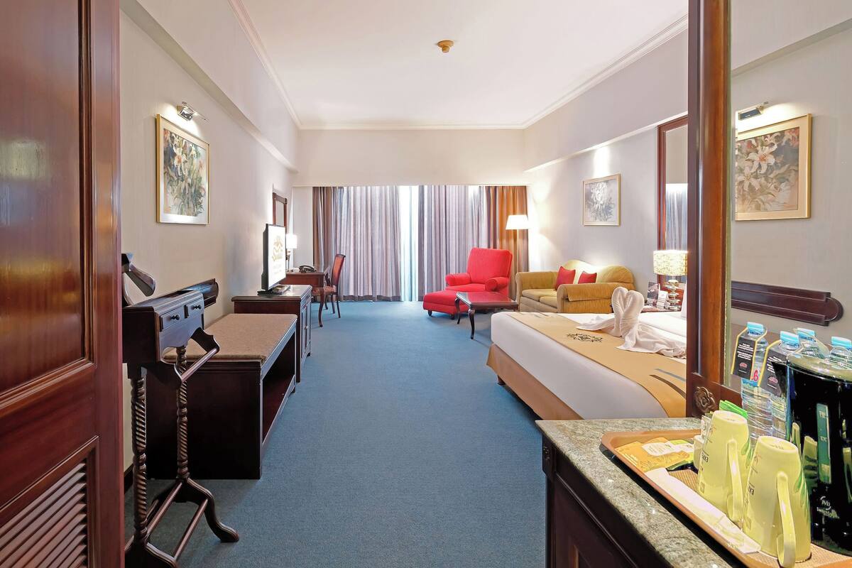1 chambre, minibar, coffres-forts dans les chambres, bureau