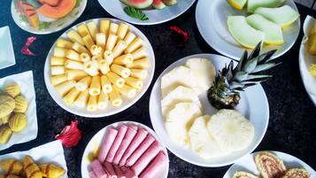 Free daily cooked-to-order breakfast