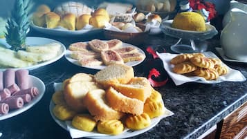 Free daily cooked-to-order breakfast