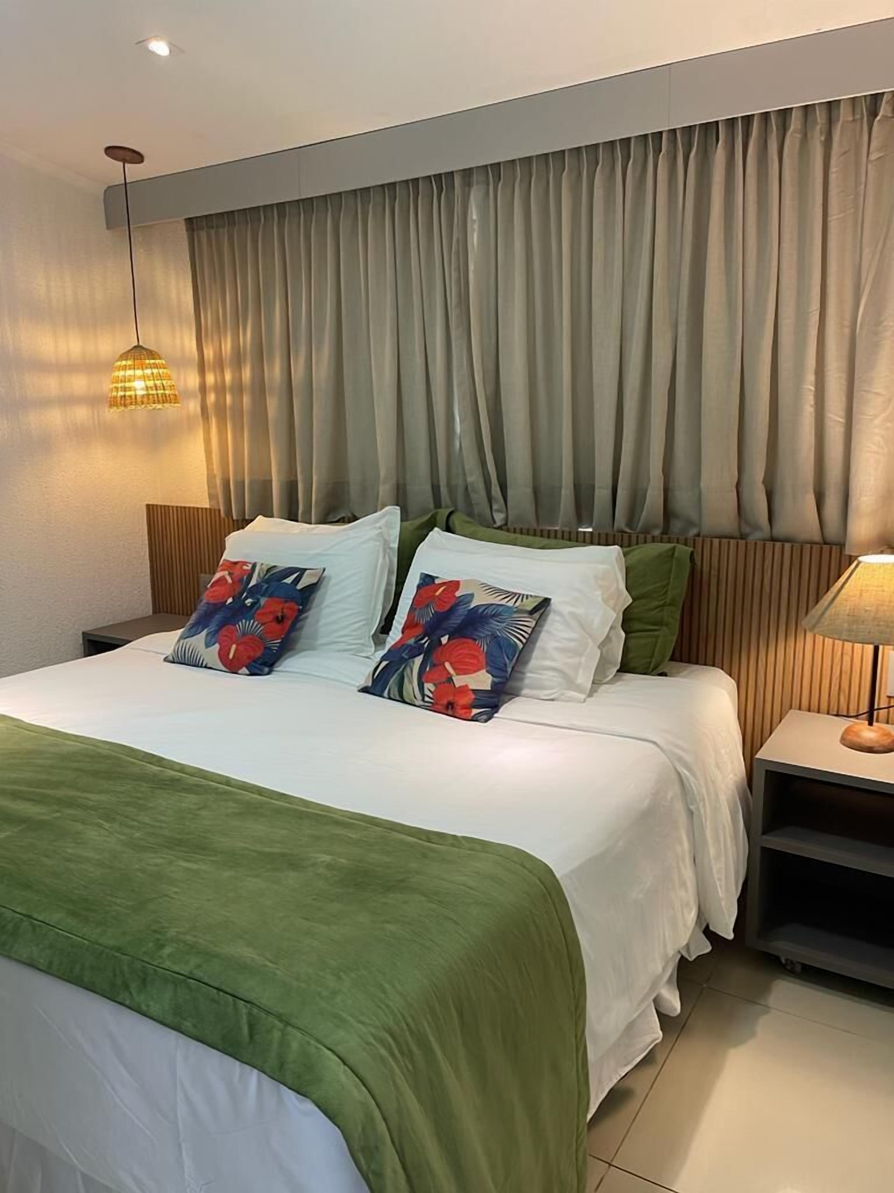 Dobbeltrom – standard | Minibar, skrivebord, blendingsgardiner og strykejern/-brett