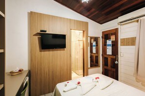 이코노미 더블룸 | 미니바, 각각 다른 스타일의 인테리어, 책상, 방음 설비