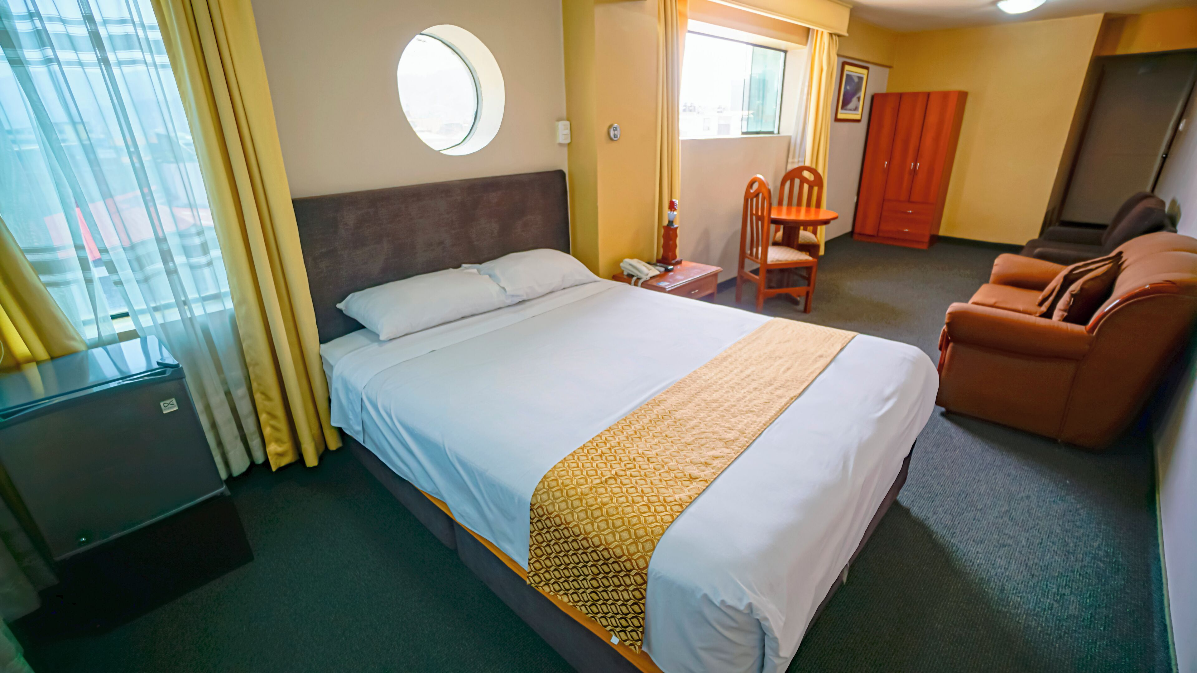 junior suite | 1 bedroom, down duvets, in-room safe, desk