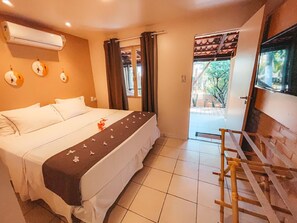 Minibar, caja de seguridad en la habitación y cortinas blackout 