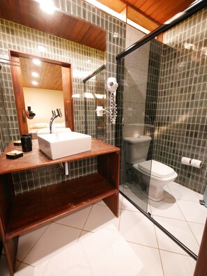 Standard-Vierbettzimmer, Veranda | Badezimmer | Dusche, Haartrockner, Handtücher