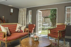 Suite – signature | Individuelt dekorert, individuelt innredet og skrivebord