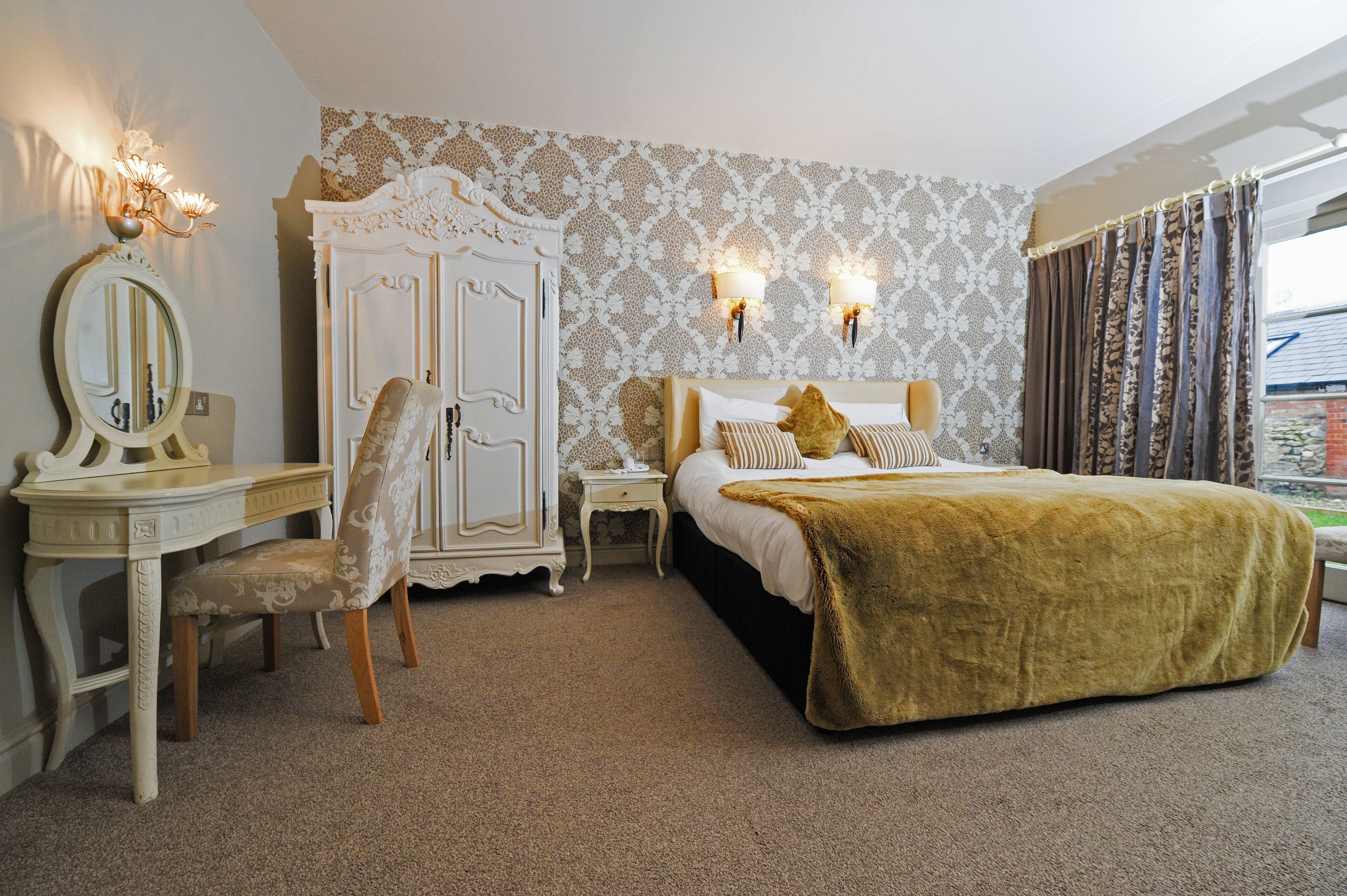 Executive Double Room | Individually decorated, individually furnished, desk, laptop workspace