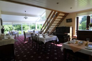 Breakfast area - Carrown Tober House (Oughterard)