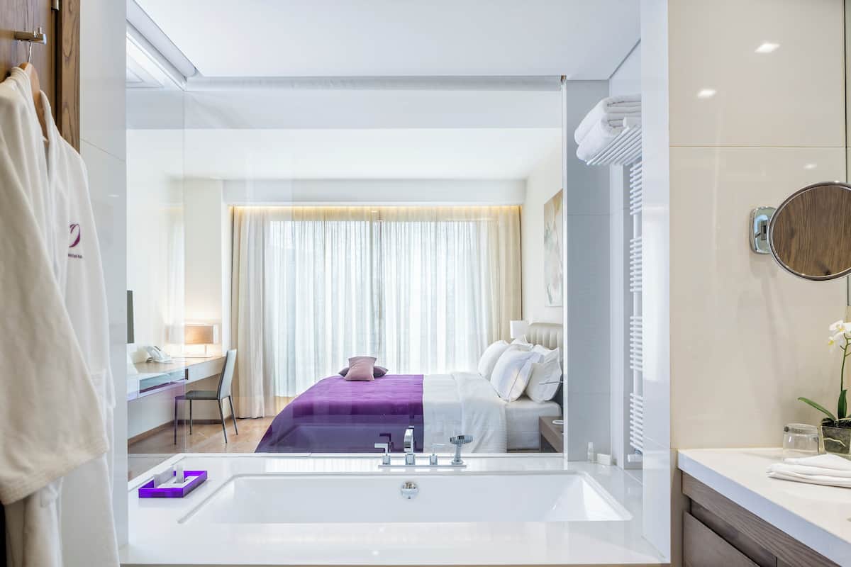 Een minibar, een kluis op de kamer, verduisterende gordijnen