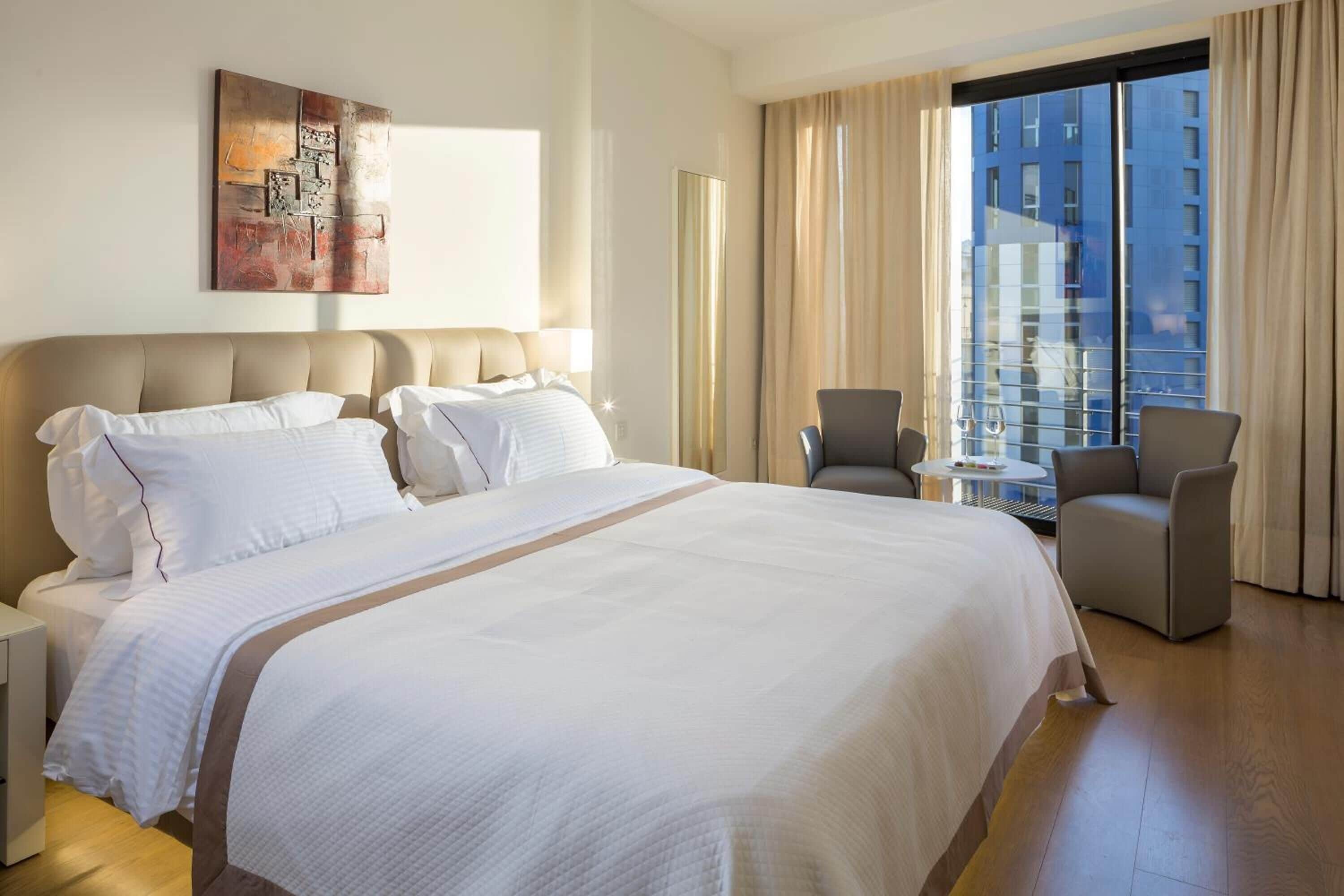 minibar, in-room safe, blackout curtains, soundproofing