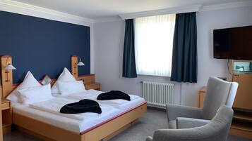 Doppelzimmer, Meerblick | Allergikerbettwaren, Zimmersafe, Schreibtisch