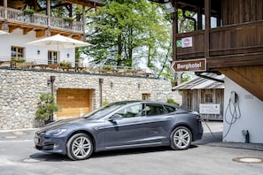 Borne de recharge pour véhicule électrique