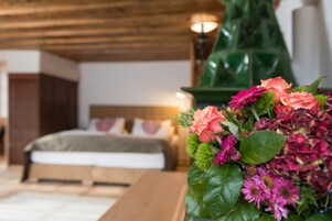 Deluxe Studio | Hypo-allergenic bedding, free WiFi, bed sheets