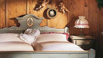 Standard Double Room, 1 Bedroom | Minibar, desk, free cots/infant beds, rollaway beds