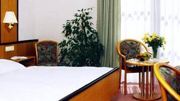 Standard Double Room, 1 Bedroom | Minibar, desk, free cribs/infant beds, rollaway beds