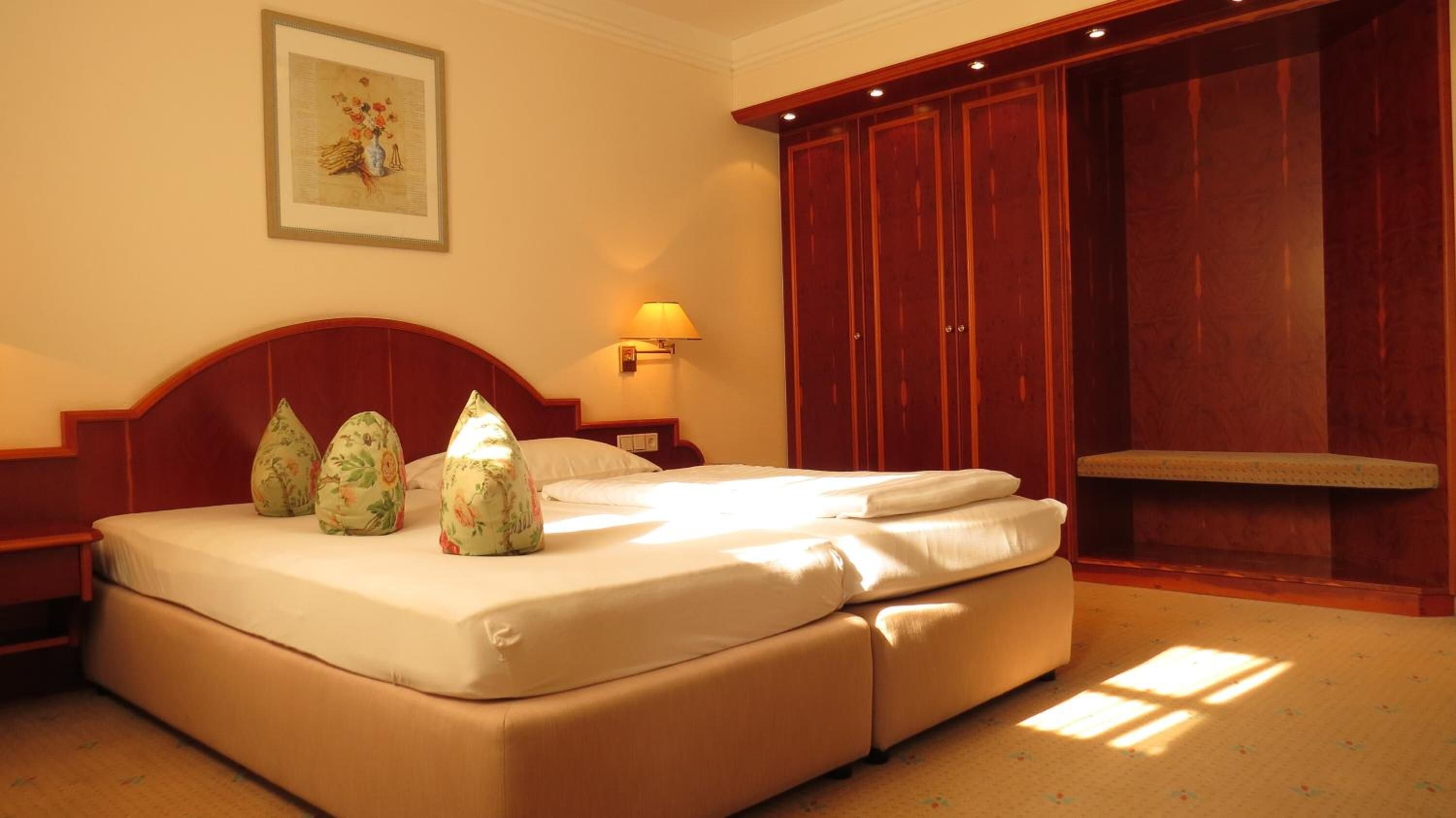 Double Room Single Use | In-room safe, desk, laptop workspace, blackout drapes