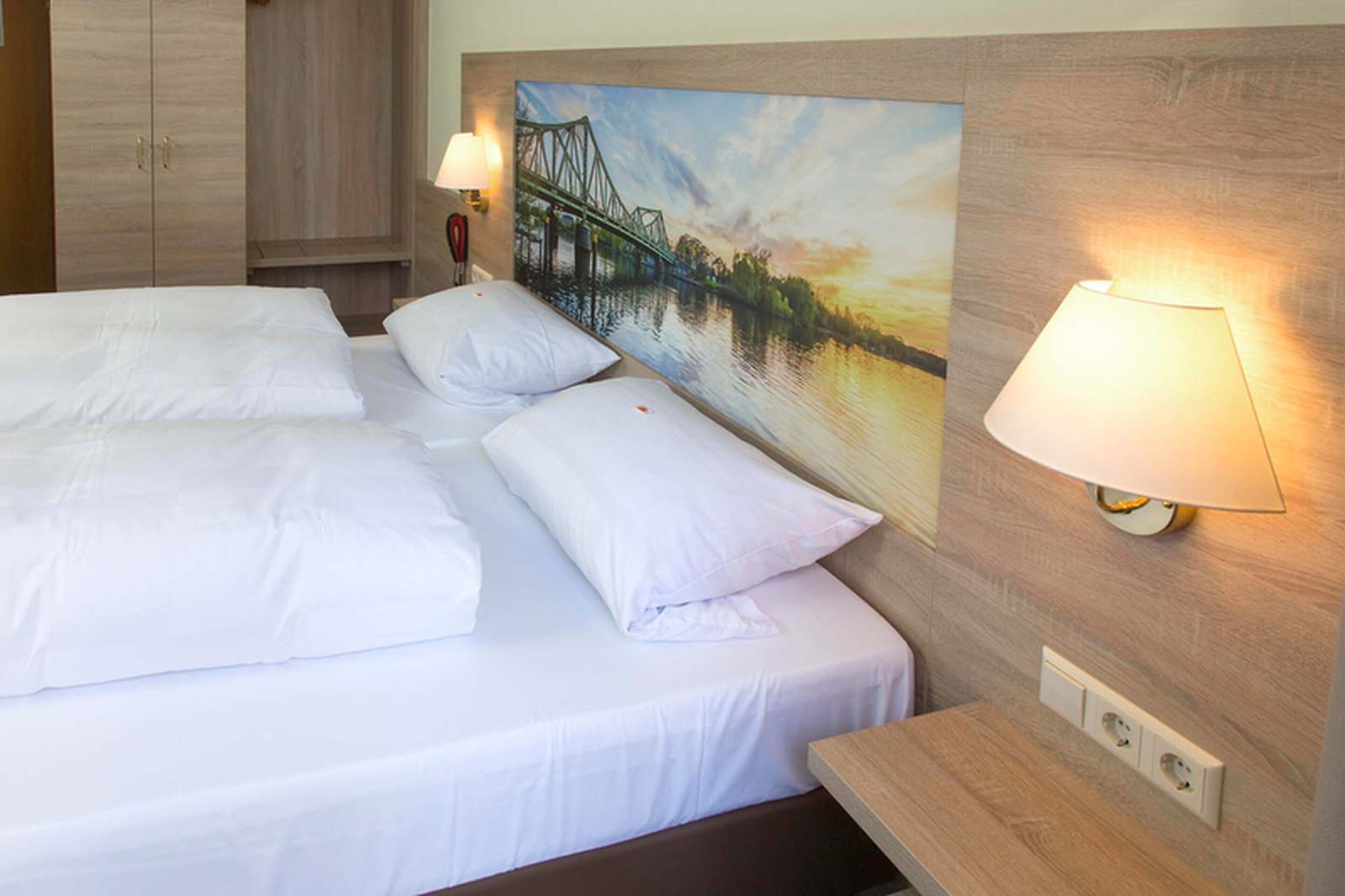 in-room safe, desk, laptop workspace, blackout curtains