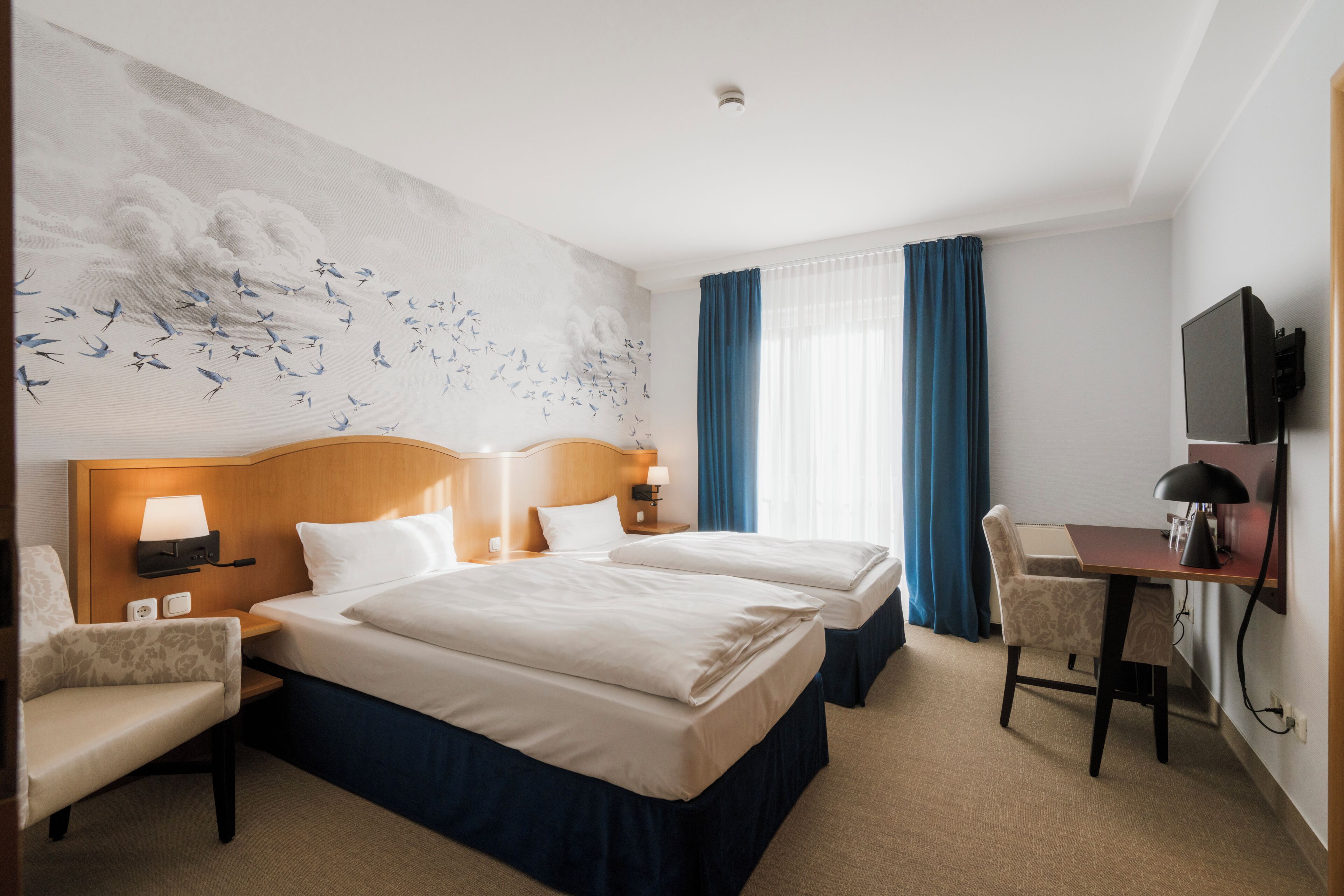 Hypo-allergenic bedding available, in-room safe, desk, blackout drapes
