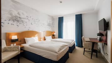 Hypo-allergenic bedding available, in-room safe, desk, blackout drapes