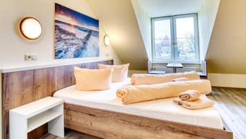 Traditional Double Room, Accessible | Minibar, in-room safe, desk, bed sheets