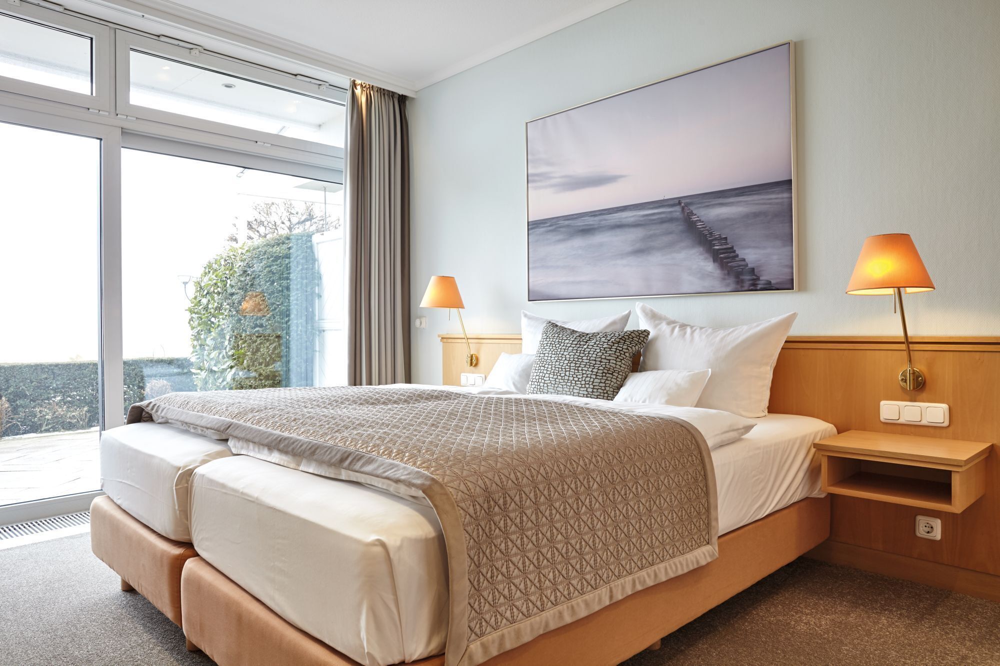 suite | minibar, in-room safe, desk, soundproofing