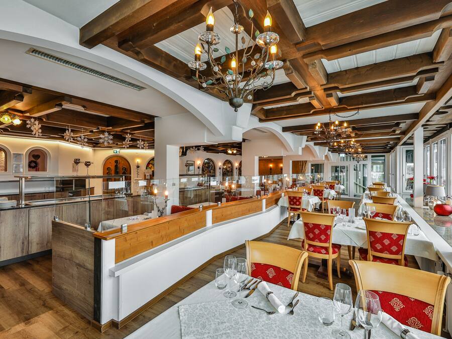 Breakfast and dinner served, German cuisine