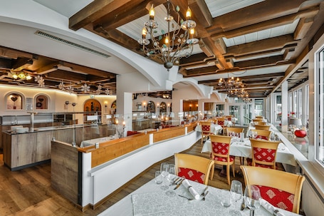 Se sirven desayunos y cenas, cocina alemana. Alpenhotel Fischer - Adults Only