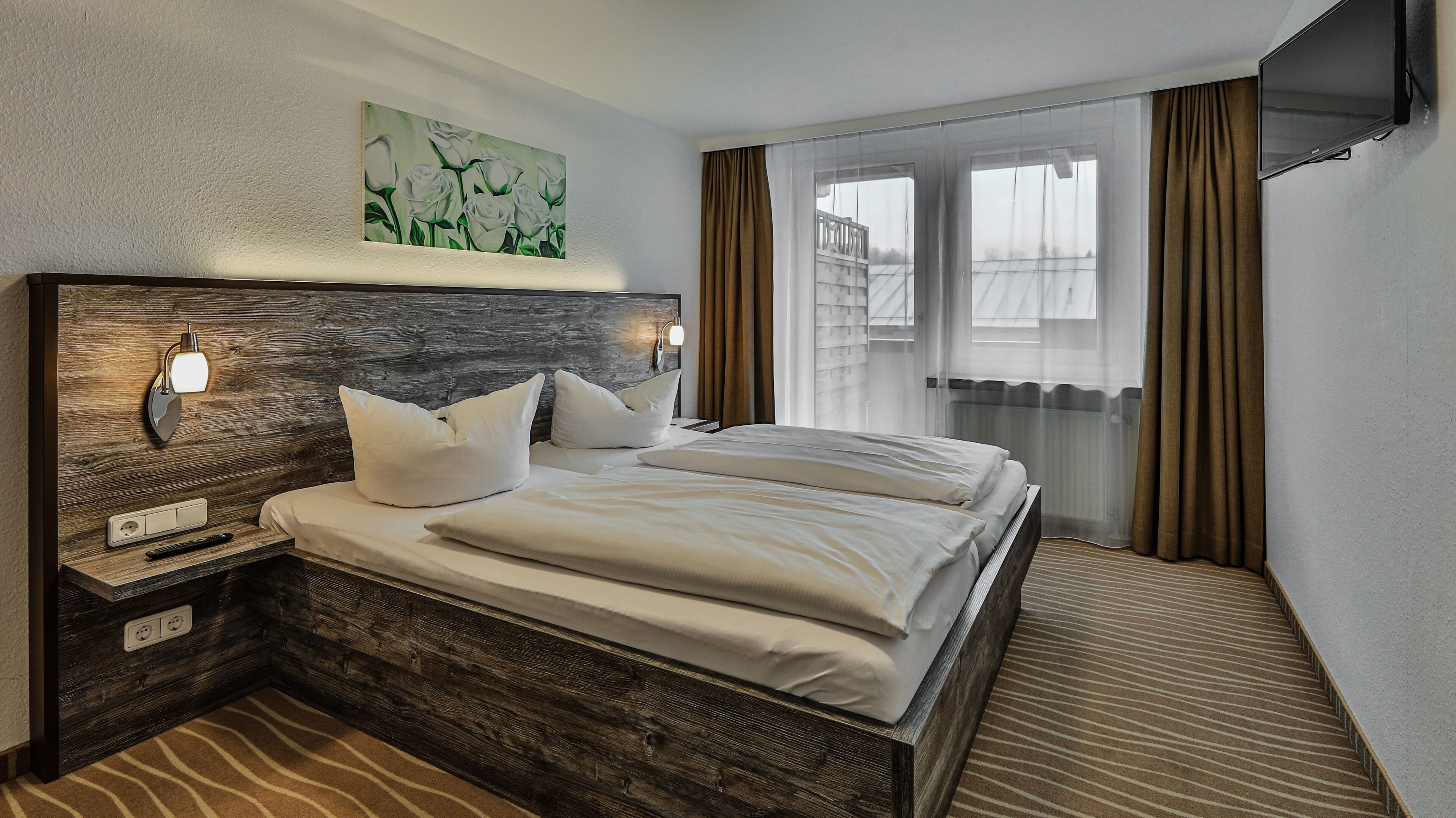 superior apartment, 1 bedroom, balcony, mountain view | minibar, in-room safe, desk, free wifi