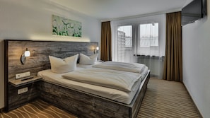 Superior Apartment, 1 Bedroom, Balcony, Mountain View | Minibar, in-room safe, desk, free WiFi - Alpenhotel Fischer - Adults Only (Berchtesgaden)