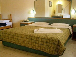 Habitación doble estándar | Wifi gratis y ropa de cama 
