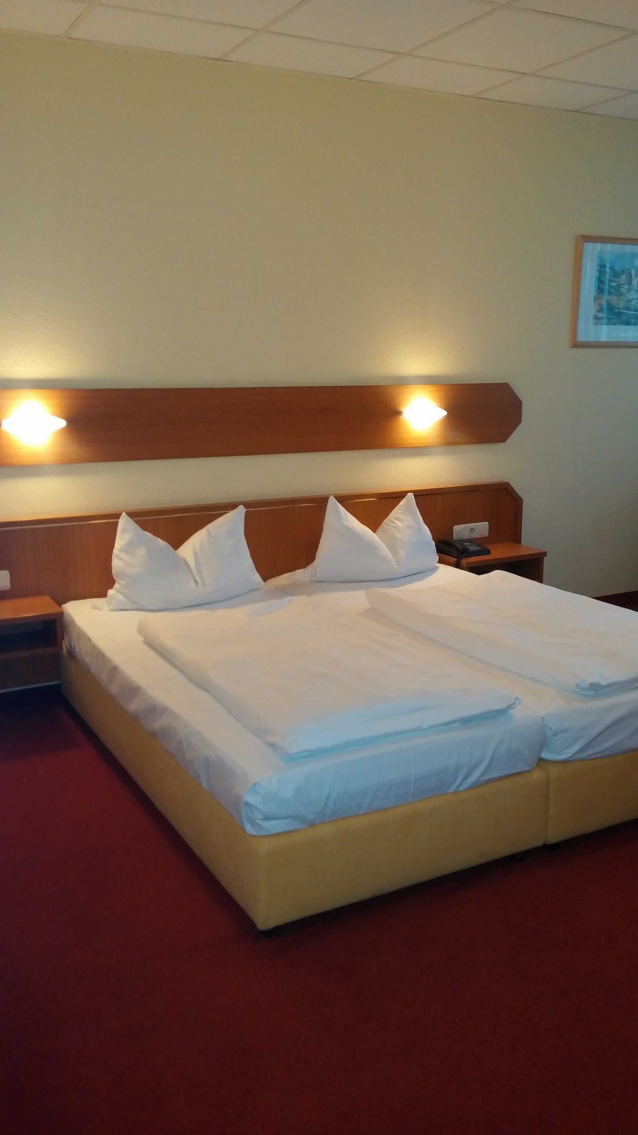 double room | in-room safe, desk, iron/ironing board, rollaway beds