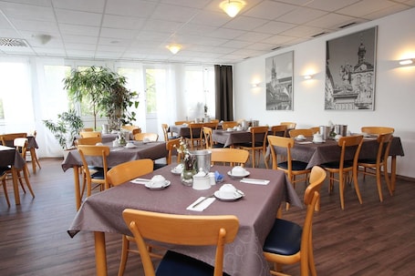 Restaurant. Hotel Berliner Ring